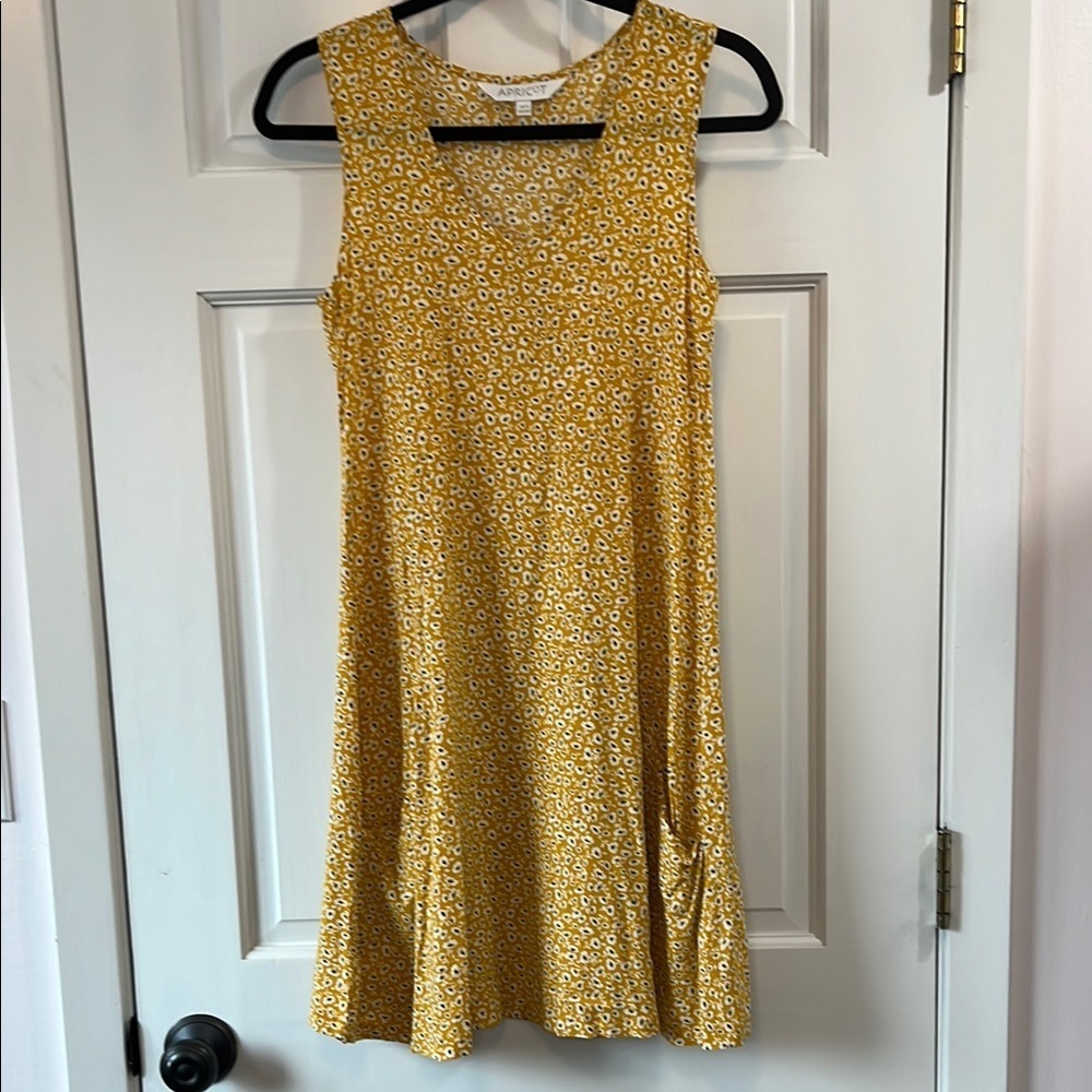 Apricot Micro Floral Print Yellow Sleeveless Flowy Dress w/ Pockets - Size 4